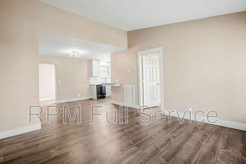 3648 Chesapeake Dr - Photo 3 of 37