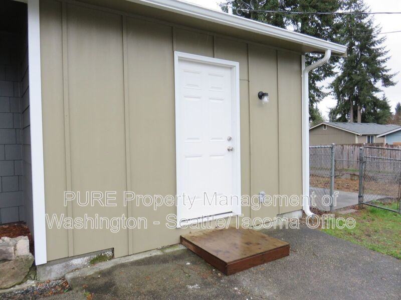 202 Solberg St Sw #C - Photo 6 of 6