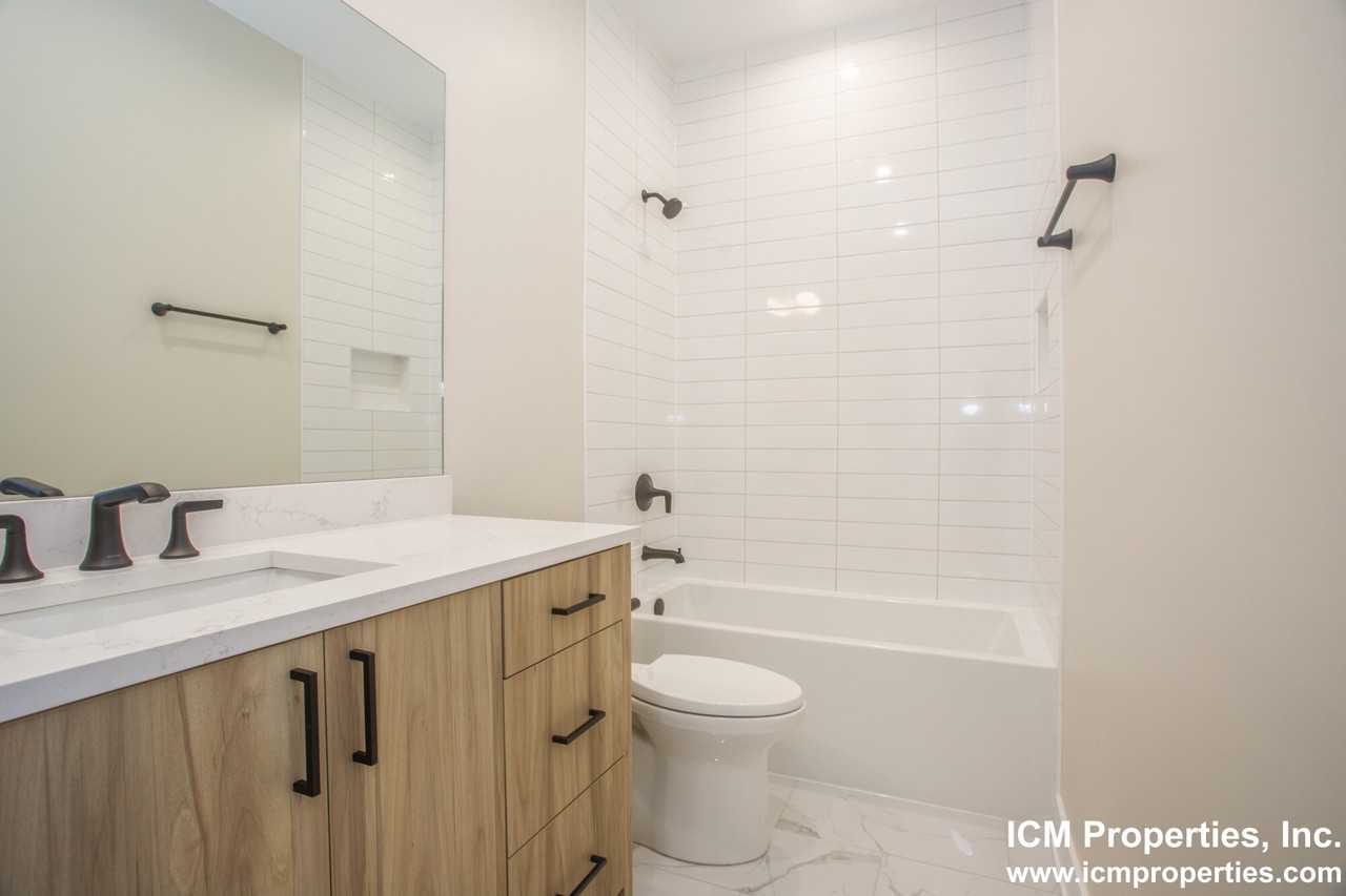 1405 W Belden Ave #2258-2 - Photo 4 of 15