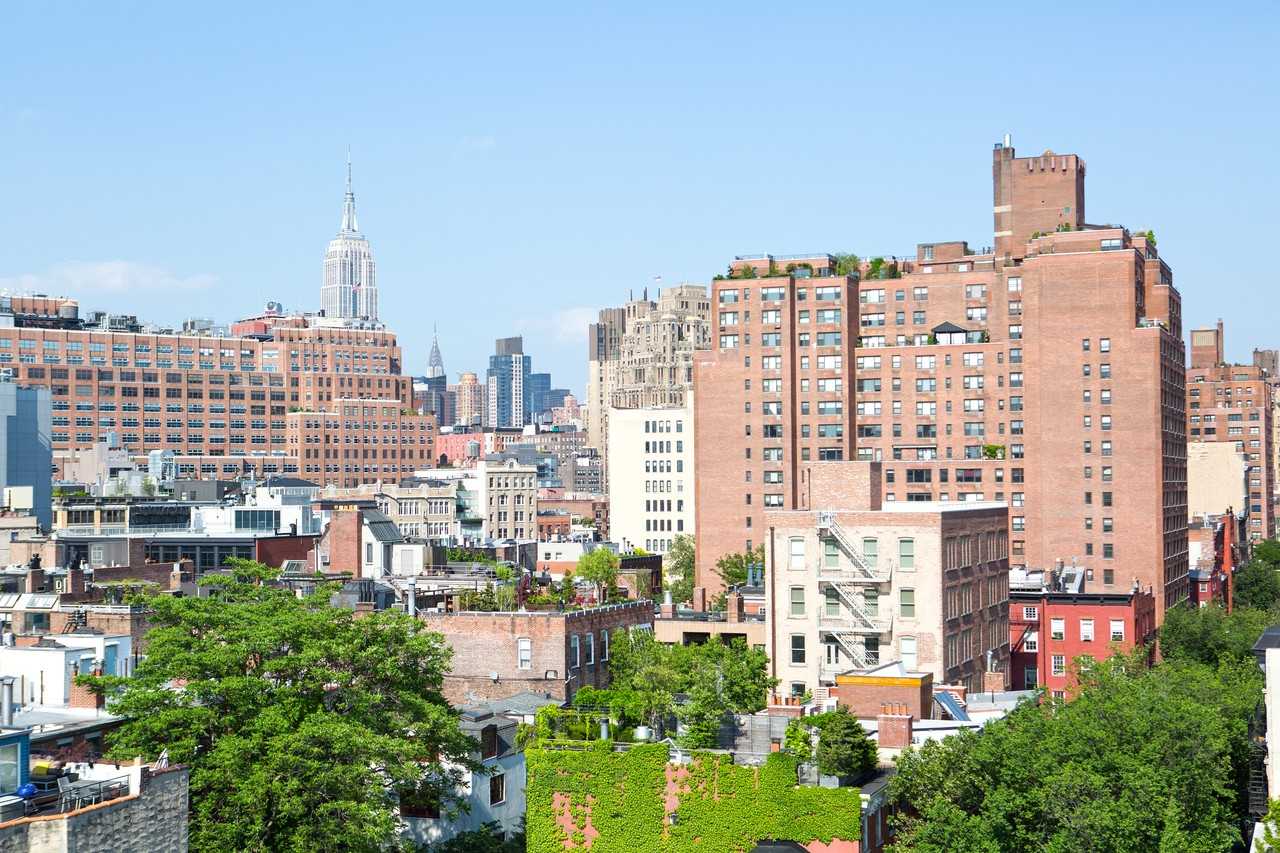 100 Jane St - Photo 4 of 13