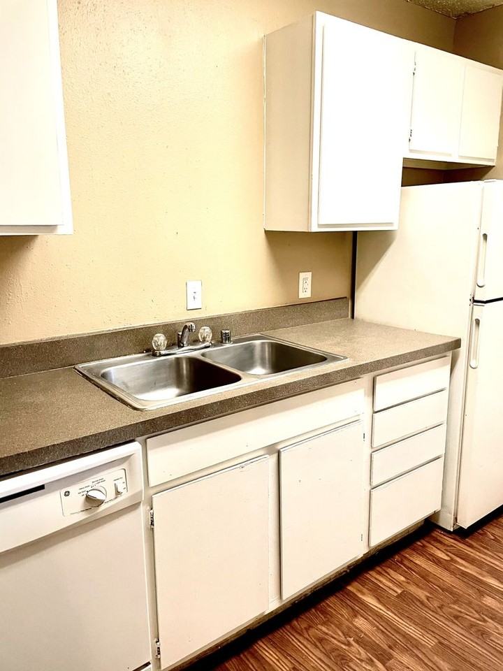 Windmill Apartments - Photo 2 of 40