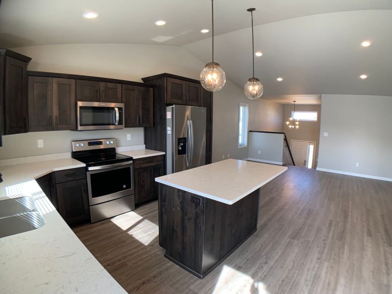 821 Cathy Dr W - Photo 2 of 19