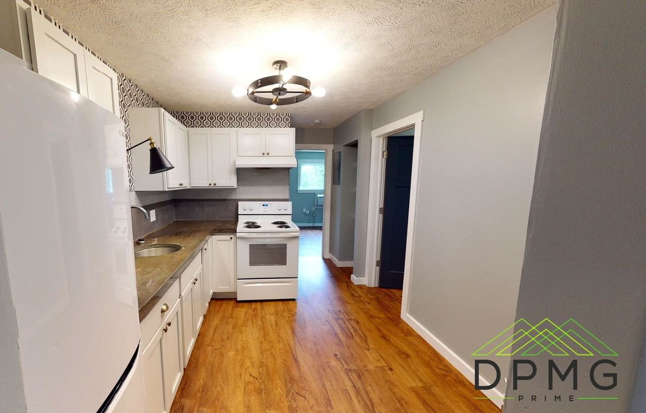 326 326 East Hillsdale - 1 #1 - Photo 4 of 15