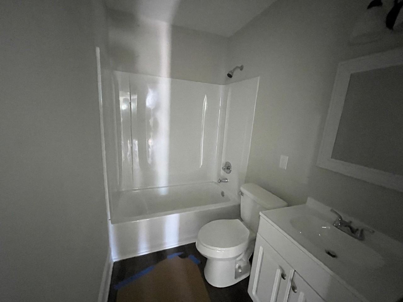 937 Woodlawn Ave - Photo 5 of 18