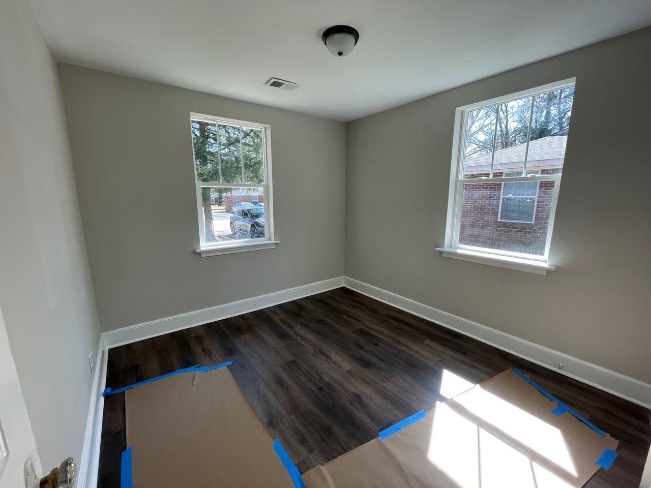 937 Woodlawn Ave - Photo 7 of 18