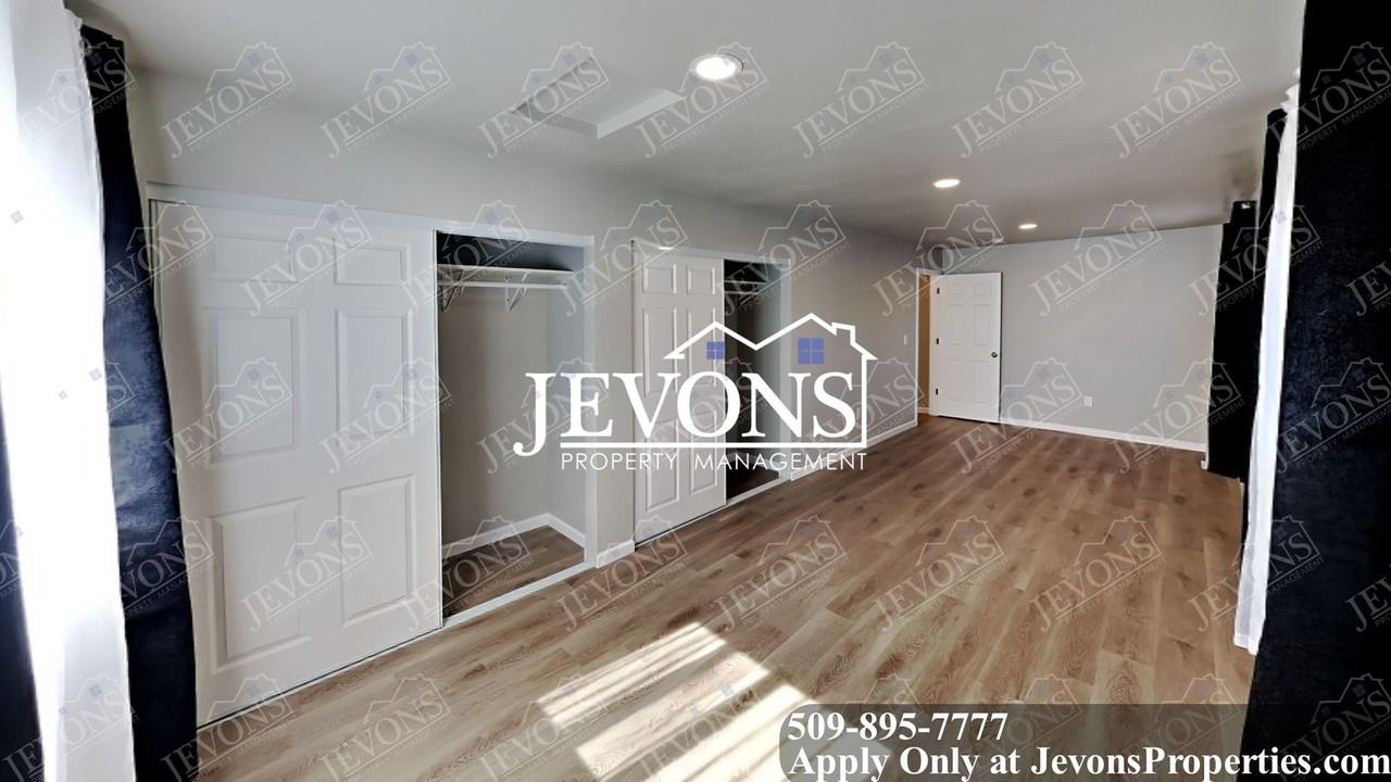 1206 W Nob Hill Blvd - Photo 7 of 37