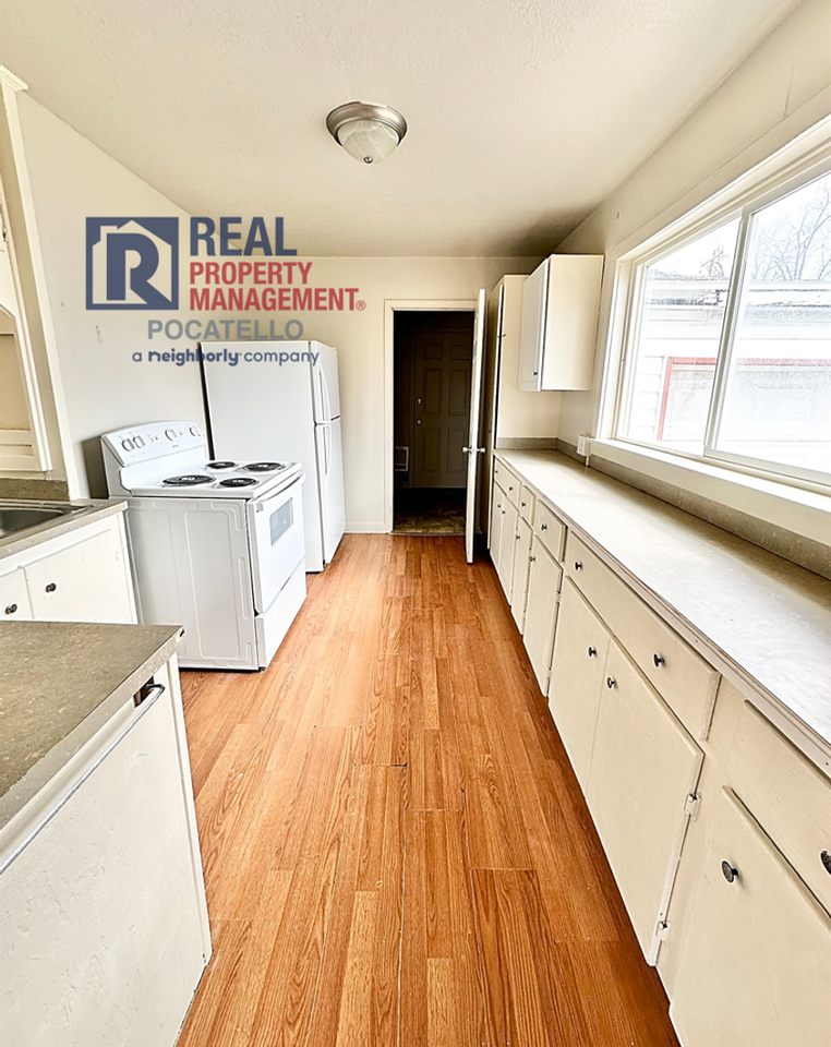 334 Randolph Ave - Photo 3 of 21