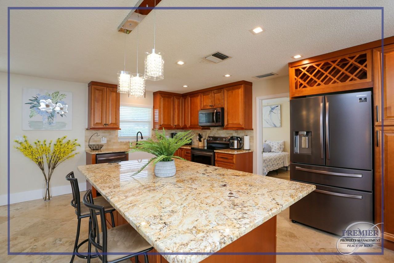 698 107th Ave N - Photo 6 of 47