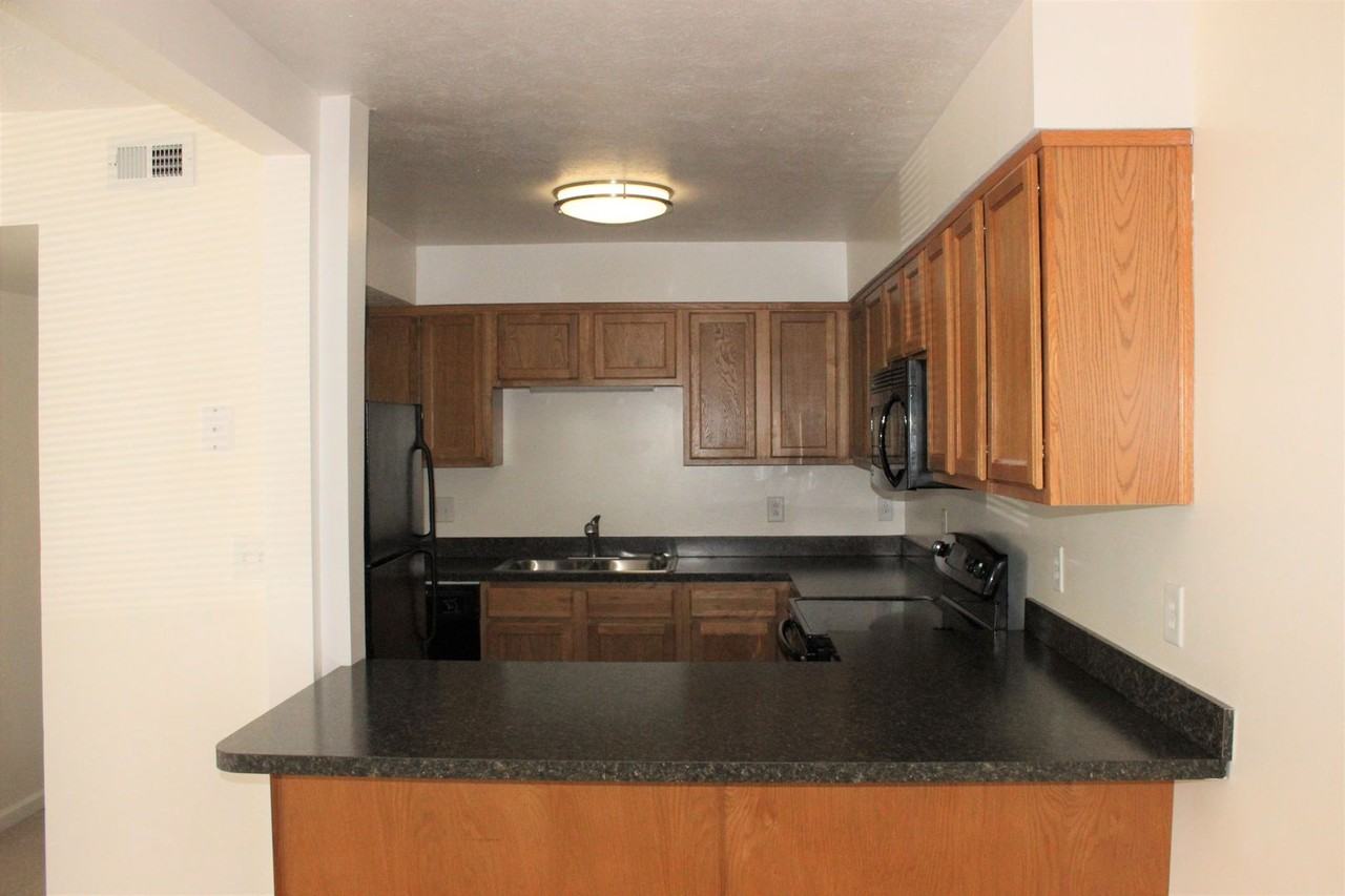 Cascades Pointe - Photo 6 of 39