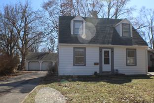 325 W Benton St - Photo 1 of 1