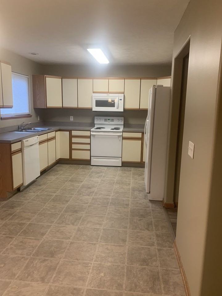 6630 Shadow Pines Pl - Photo 4 of 17