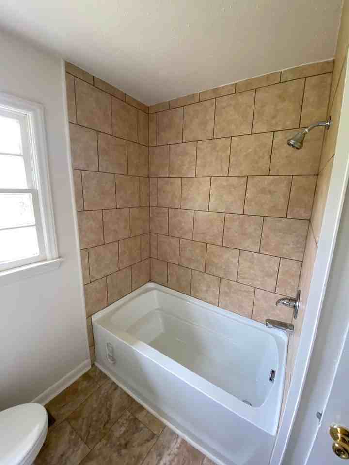 107 Foxhill Dr - Photo 2 of 17