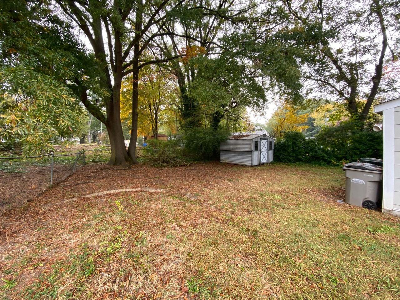 1404 Rosewood Ln - Photo 7 of 16