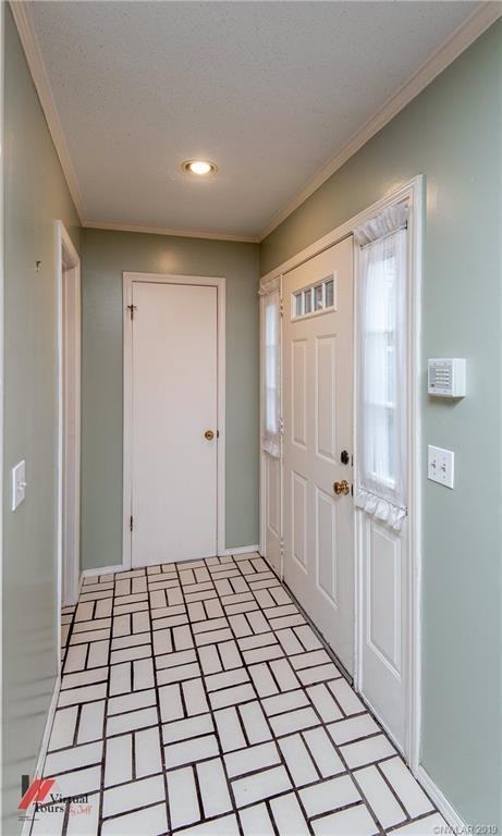 8917 Glenmora Dr - Photo 3 of 24