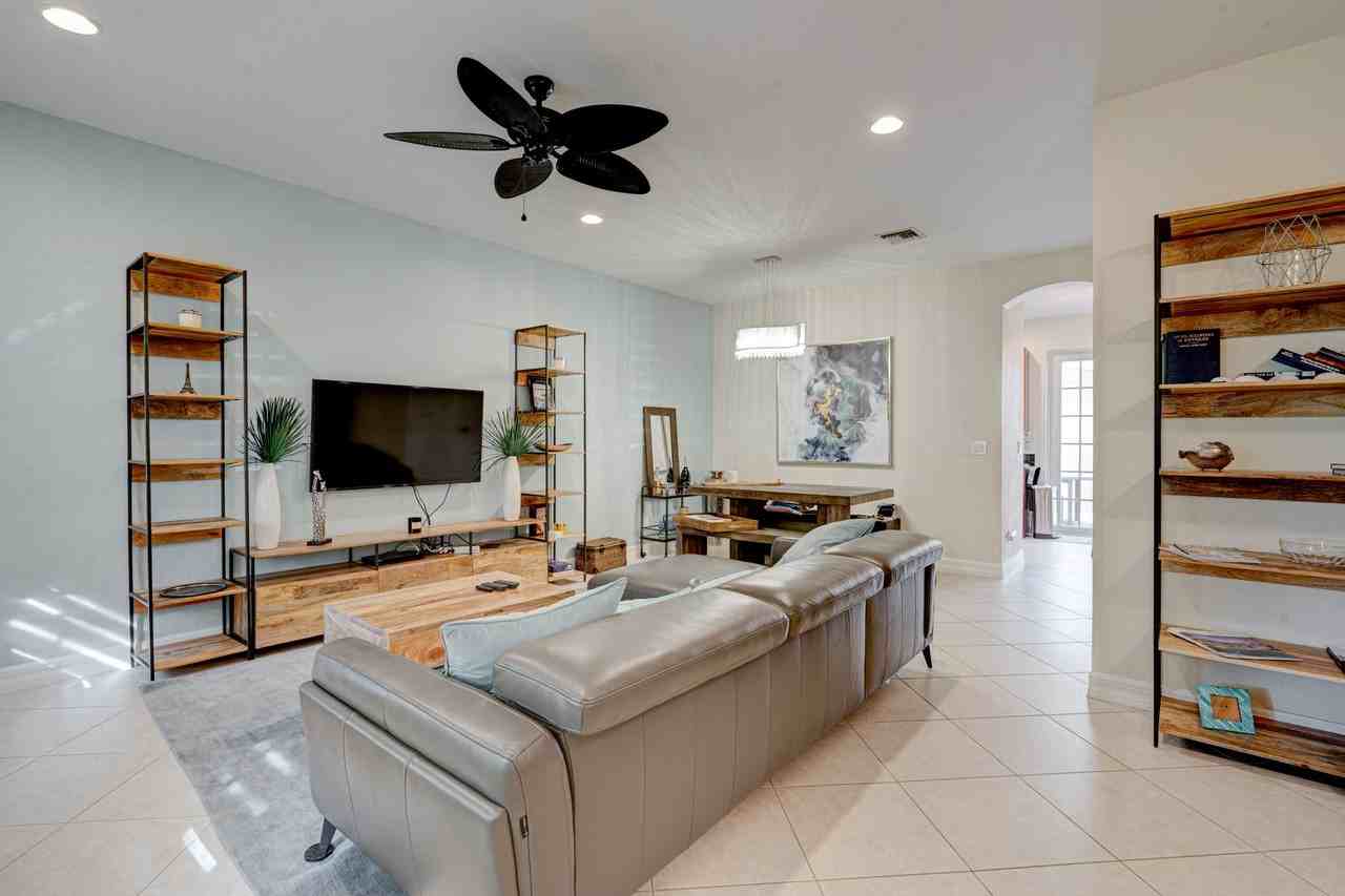 174 Lismore Ln - Photo 3 of 25