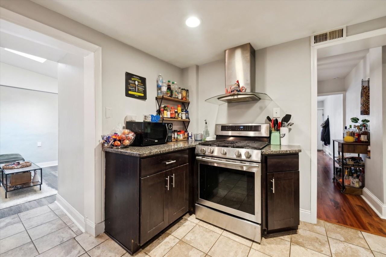 12 S Matlack St - Photo 7 of 21