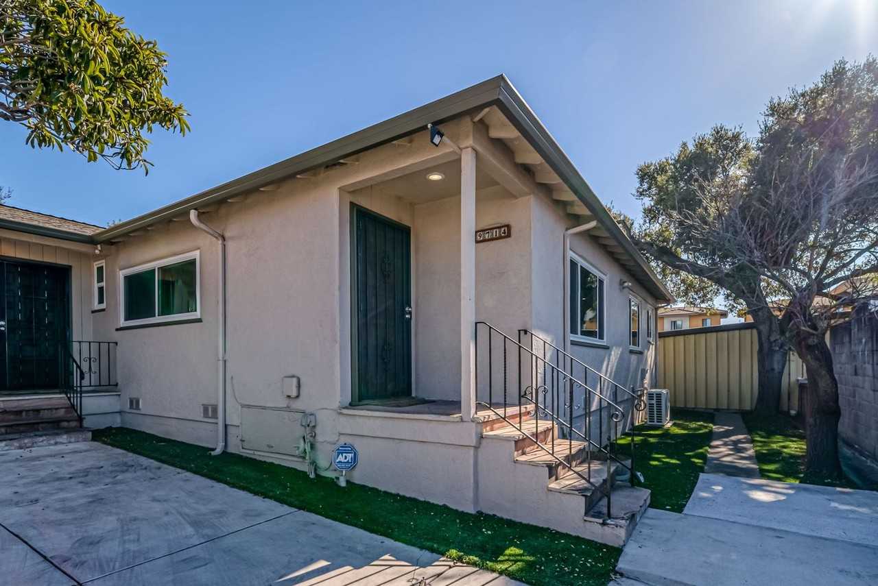 9714 Macarthur Blvd - Photo 2 of 22