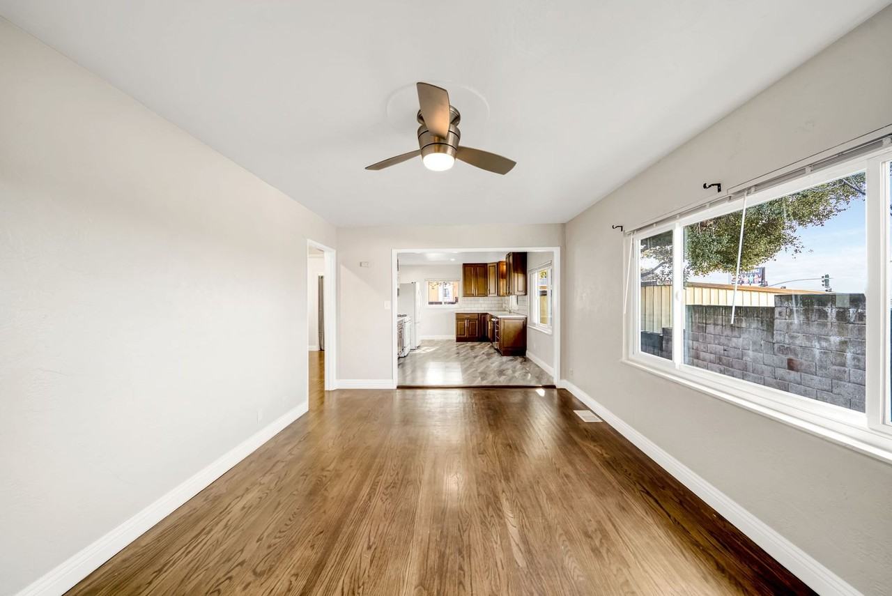 9714 Macarthur Blvd - Photo 7 of 22