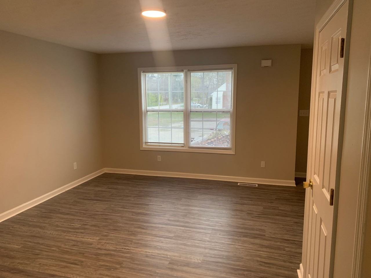 143 Camden - Photo 3 of 11