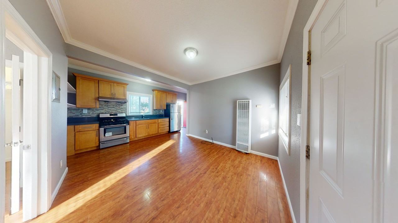 884 32nd Street - Photo 2 of 17