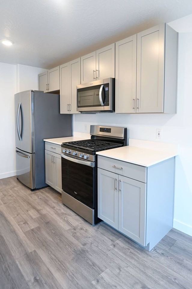 357 W 2050 N - Photo 7 of 25