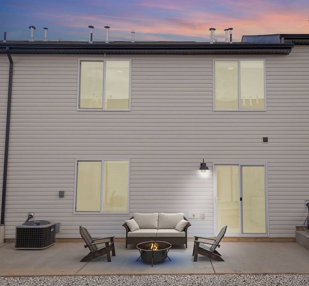 357 W 2050 N - Photo 2 of 25