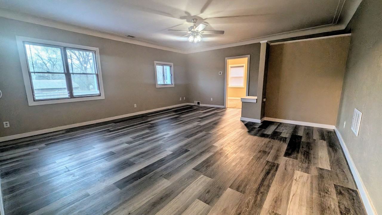 N Riverview Drive 10150 - Photo 3 of 13