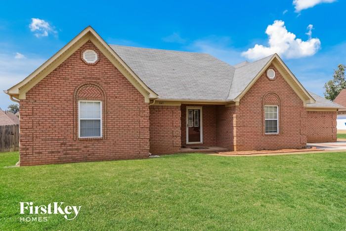 645 Elizabeth Dr - Photo 2 of 15