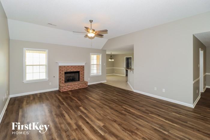 645 Elizabeth Dr - Photo 3 of 15