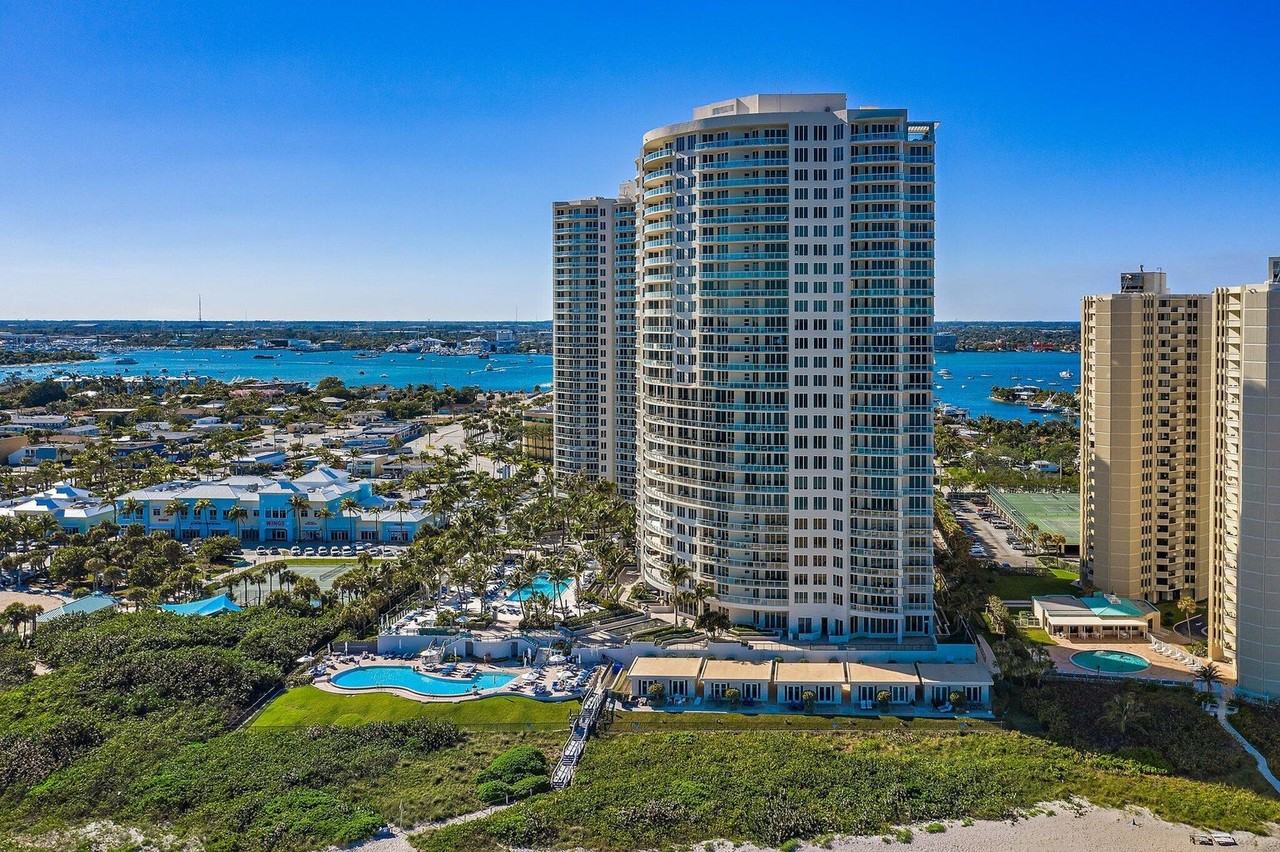 2700 N Ocean Dr #1506B - Photo 3 of 32
