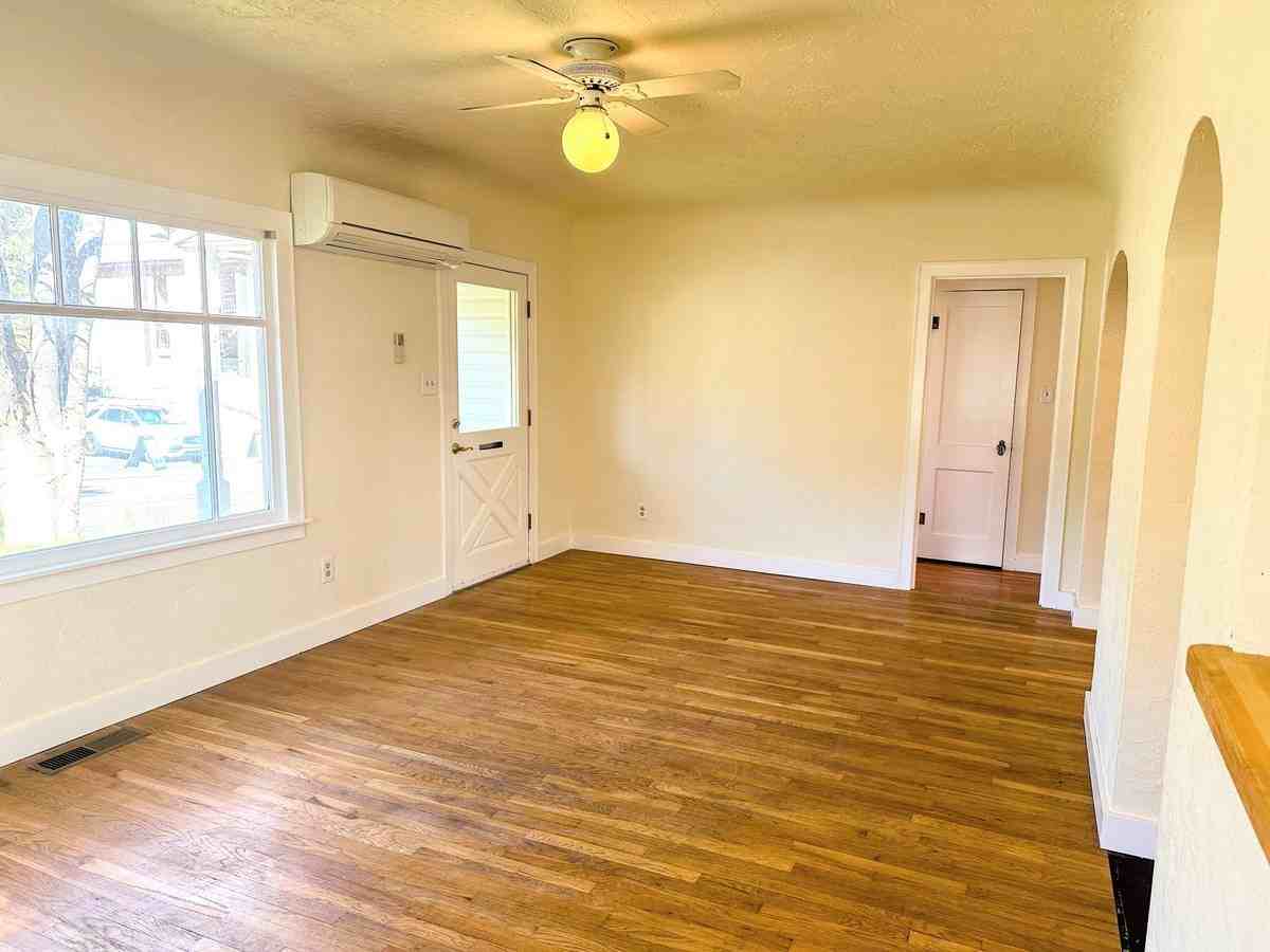290 S Mountain Ave #NA - Photo 3 of 18