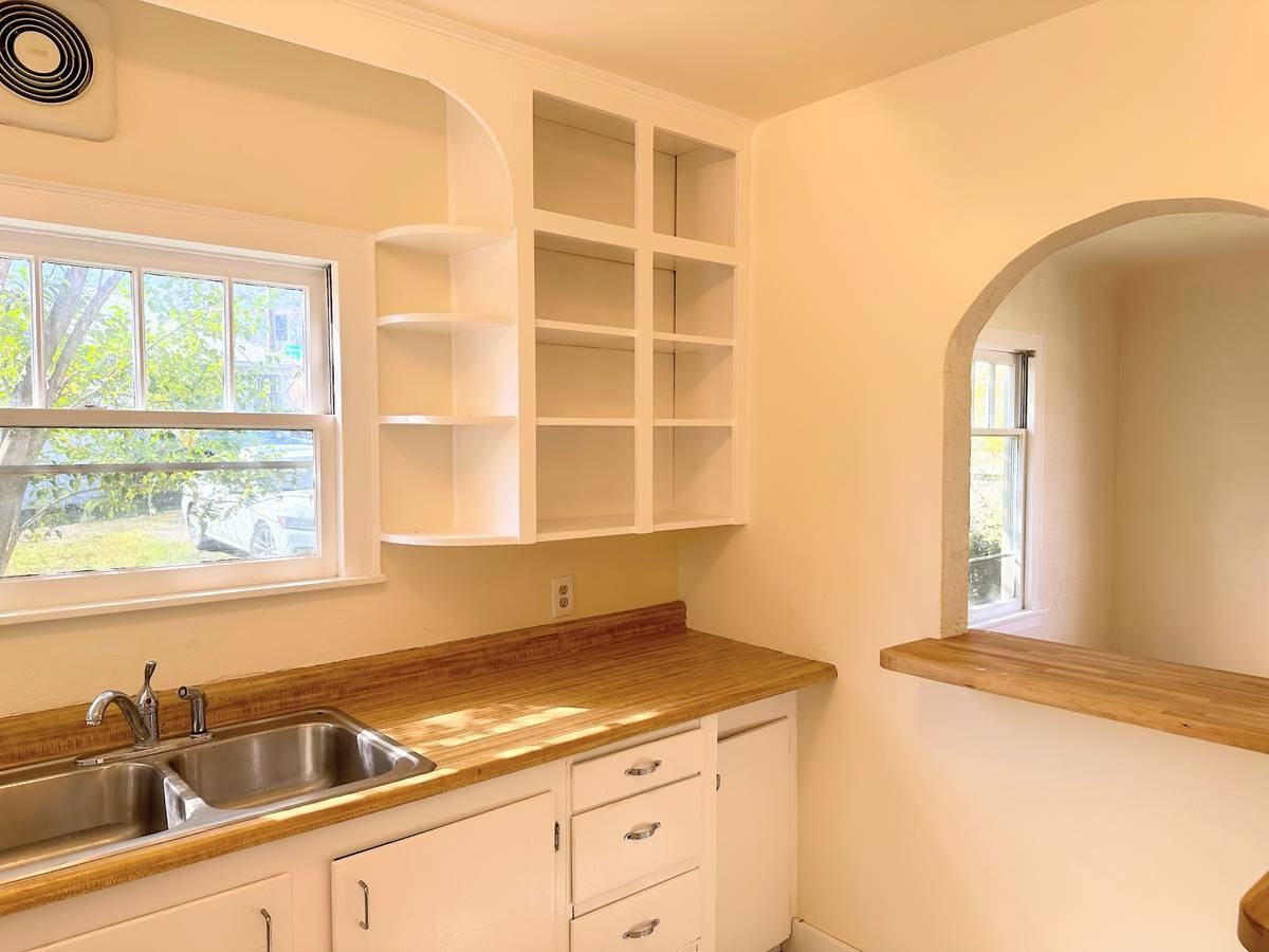290 S Mountain Ave #NA - Photo 7 of 18