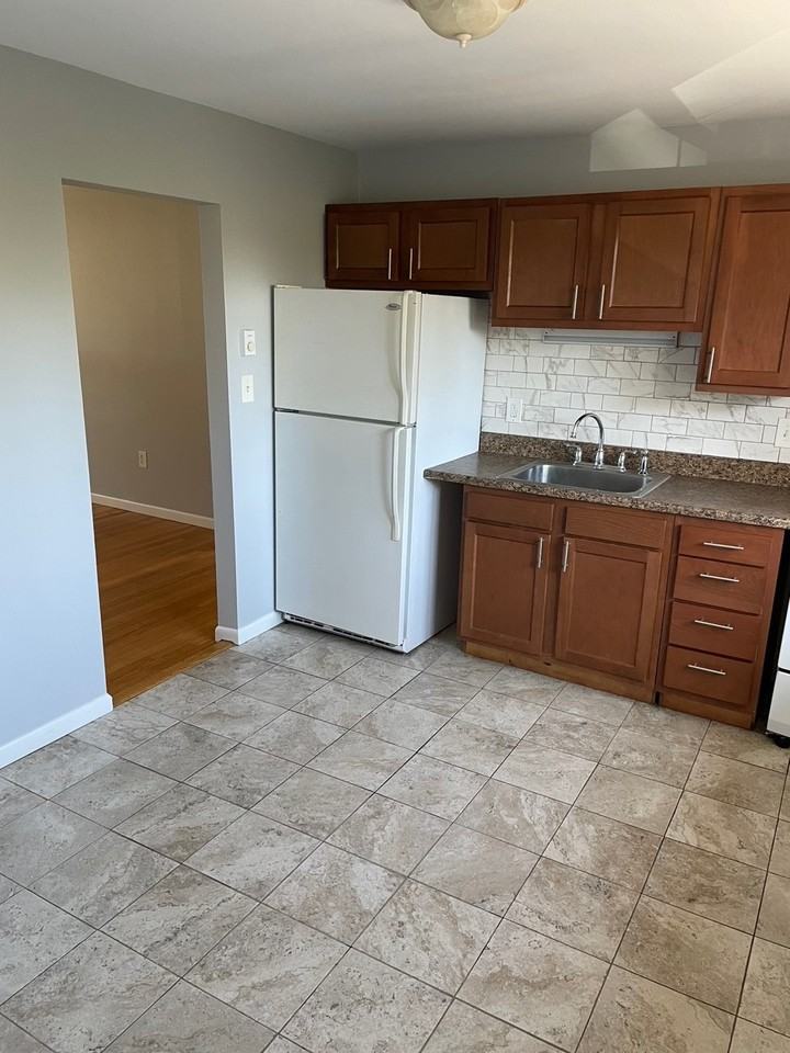 77 Quinn St #6 - Photo 2 of 10