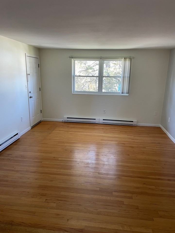 77 Quinn St #6 - Photo 3 of 10