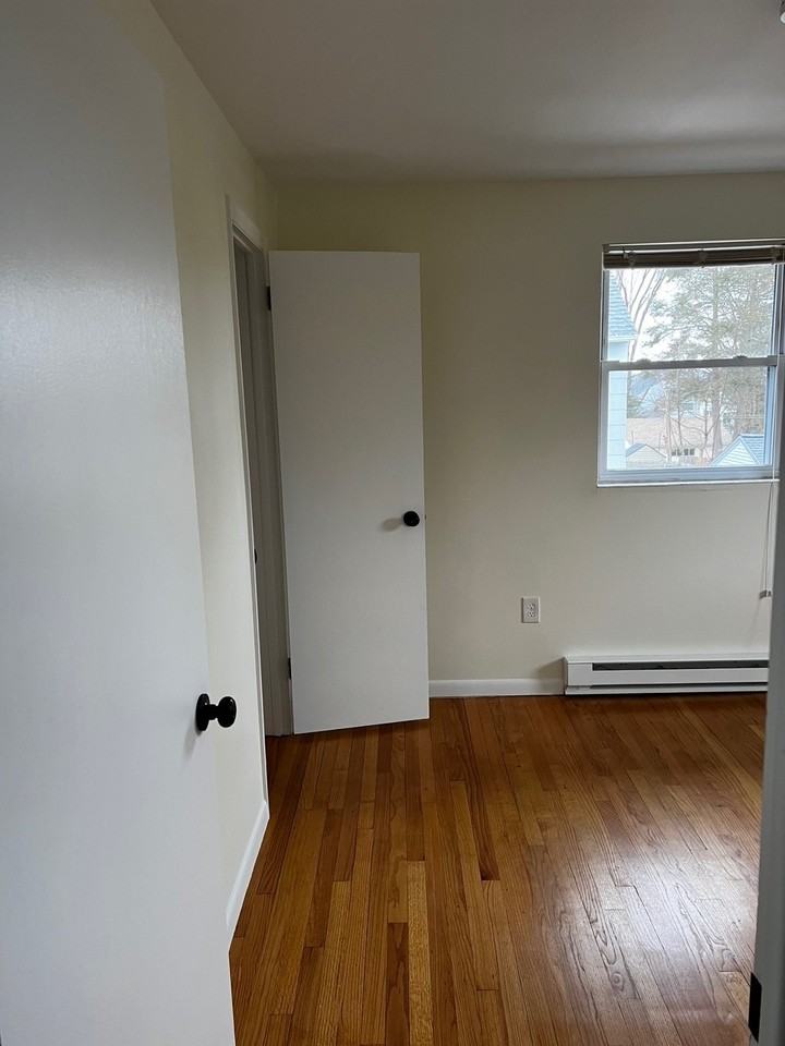 77 Quinn St #6 - Photo 5 of 10