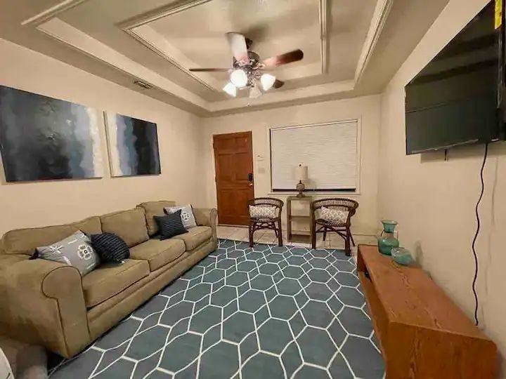 624 S Pleasantview Dr #2B - Photo 2 of 9