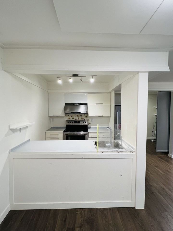 8120 Colonial Drive #1F