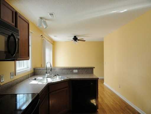 132 Holly Oak Cir - Photo 3 of 5
