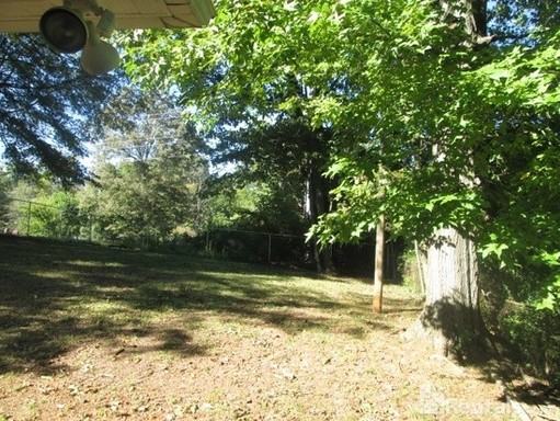 1928 Russell Ave - Photo 3 of 3