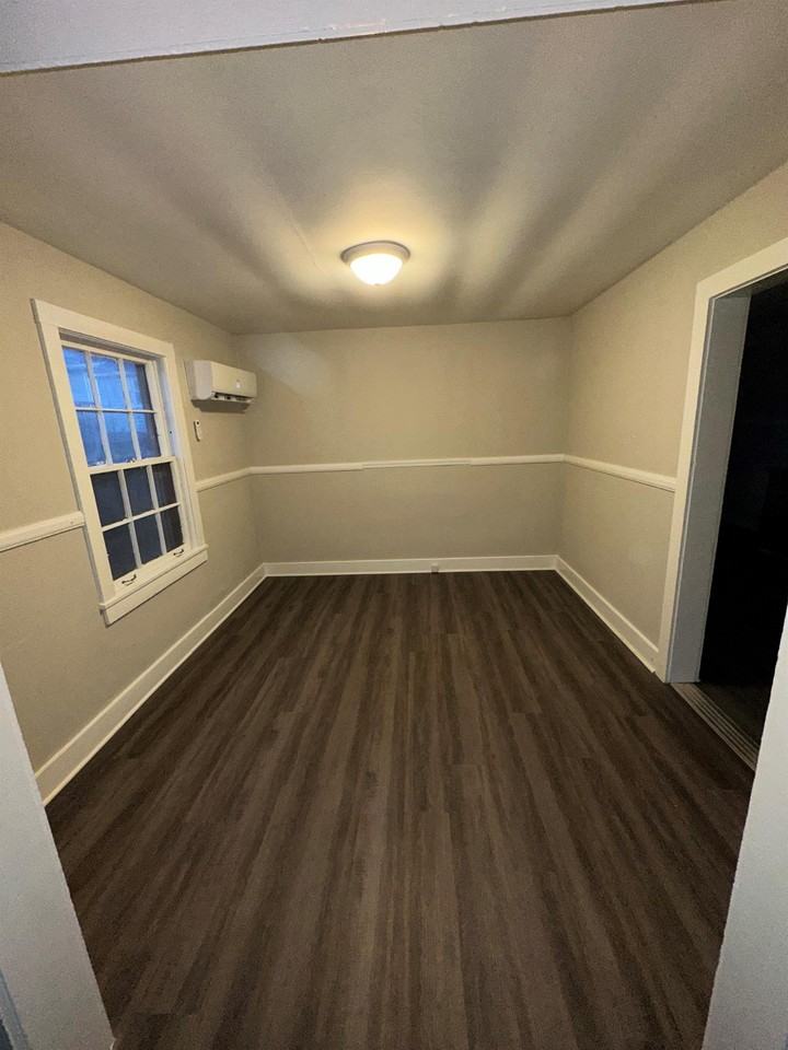 1403 Bryan St #1 - Photo 7 of 13