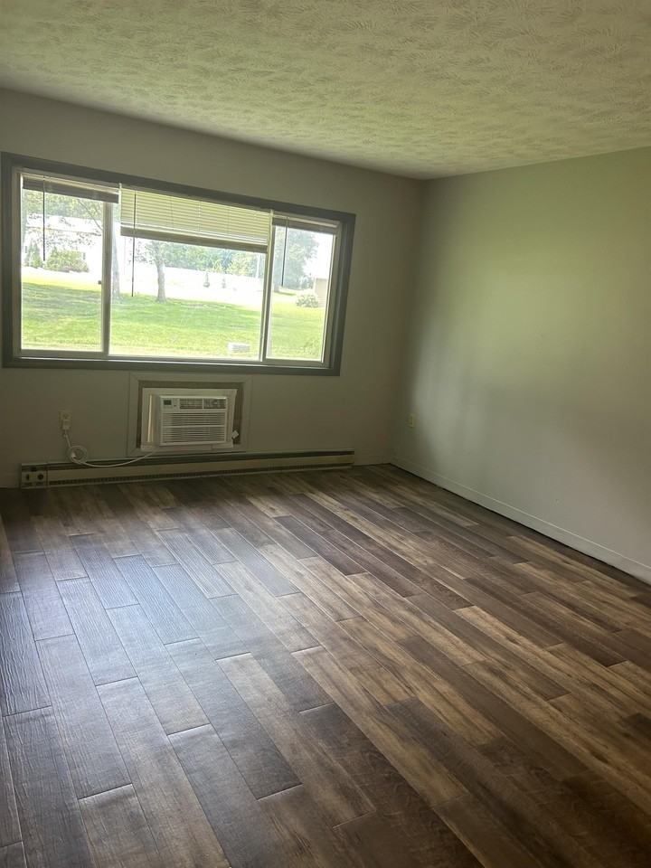 308 Windsor - 8 #8 - Photo 2 of 9