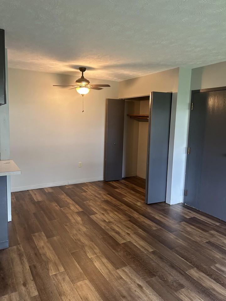 308 Windsor - 8 #8 - Photo 3 of 9