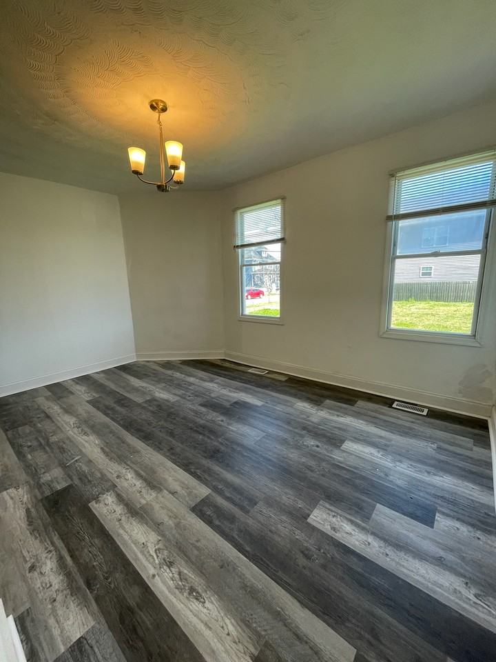 815 W 34th St #1 - Photo 5 of 20