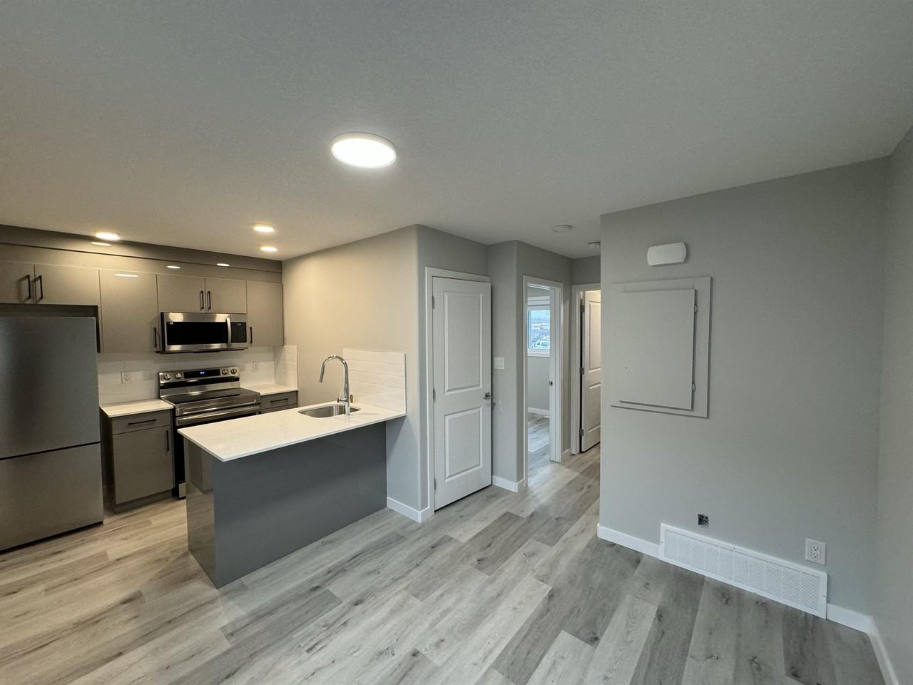 4305 38 St #GS - Photo 3 of 6