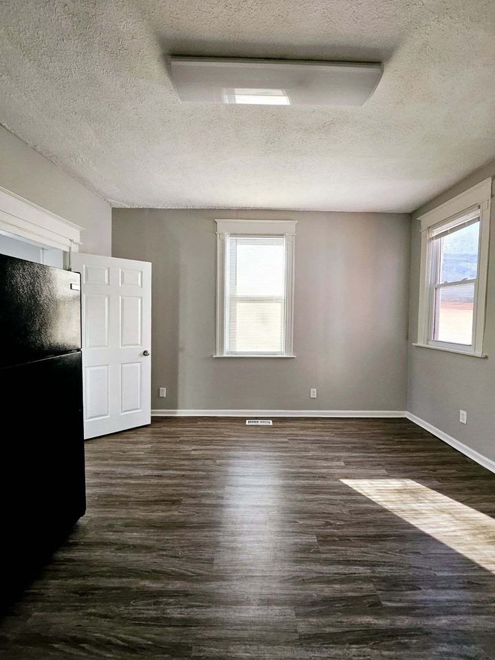 2422 Warren St #1 - Photo 3 of 10