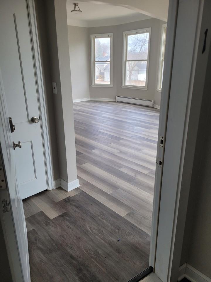 133 Winifred St W #2 - Photo 6 of 8