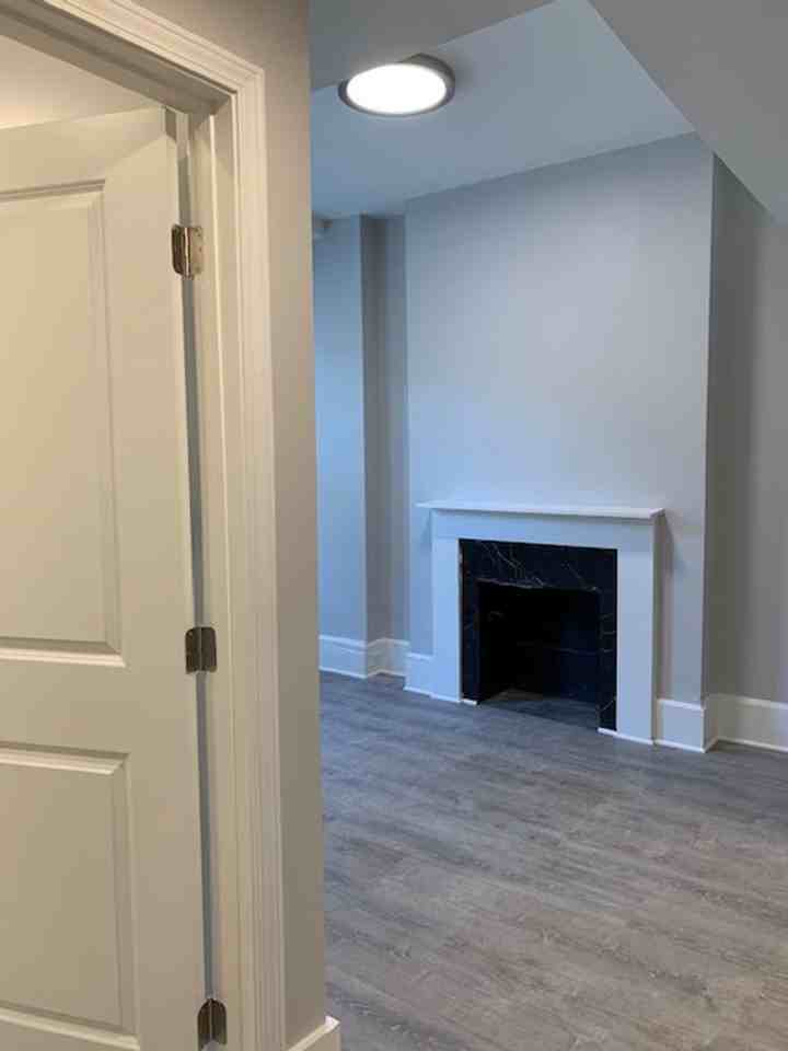 1409 15th St NW - Photo 4 of 50