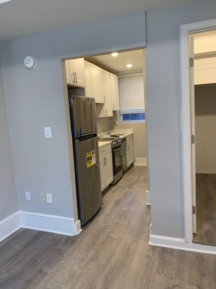 1409 15th St NW - Photo 5 of 50