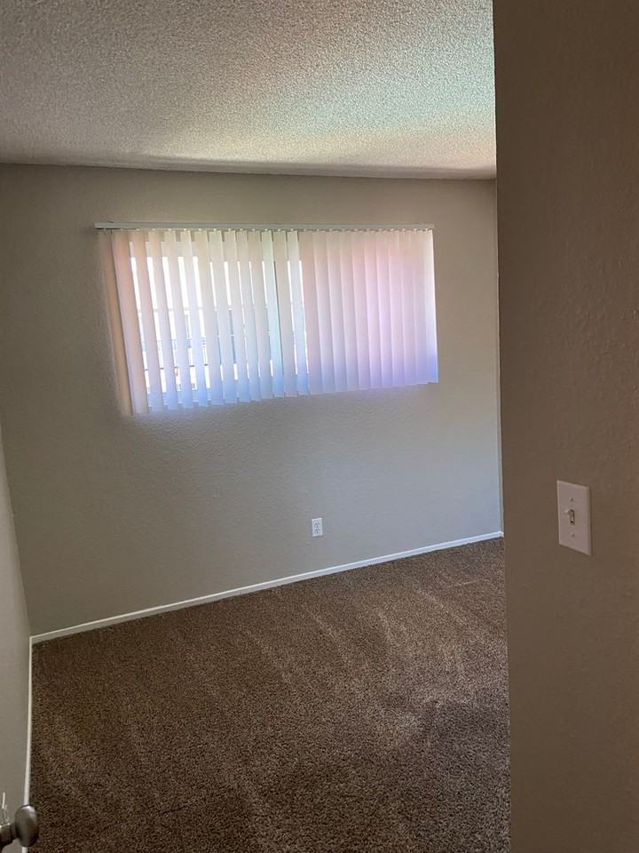 2080 W La Loma Drive - Photo 5 of 22