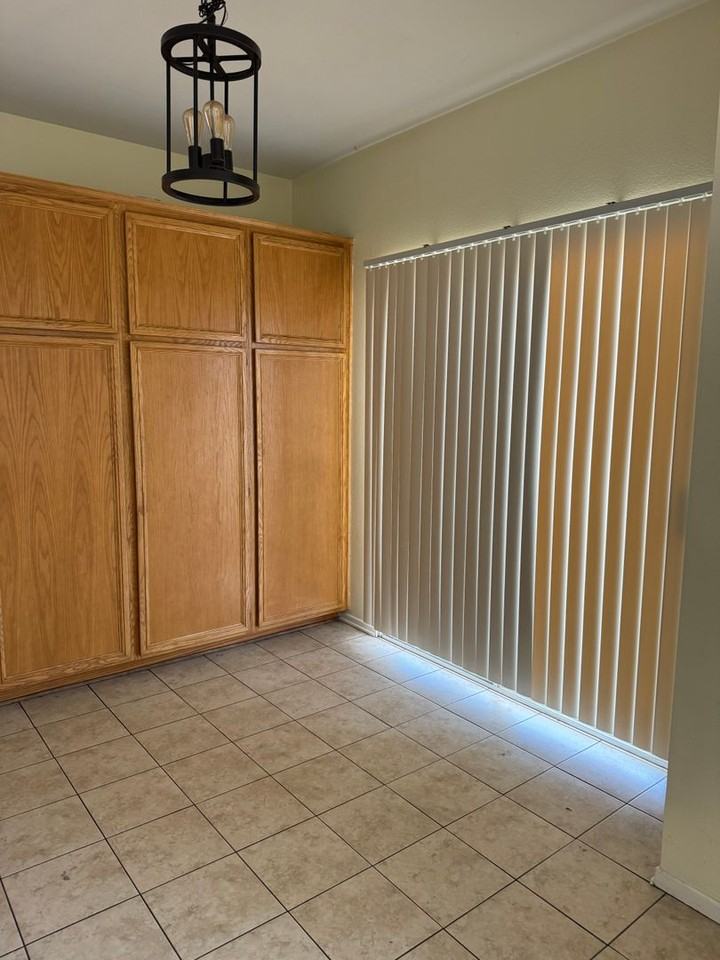 26469 Bradshaw Dr - Photo 7 of 28